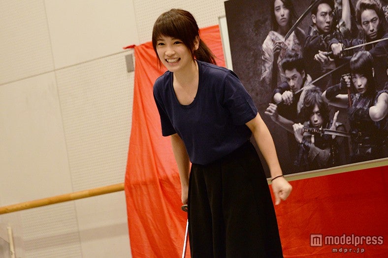 稽古後には笑顔も／川栄李奈