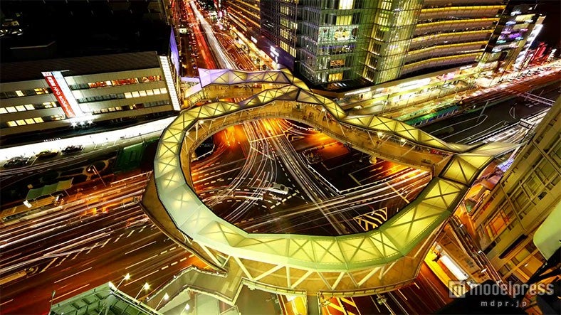 大阪を代表するスポットを映し出す