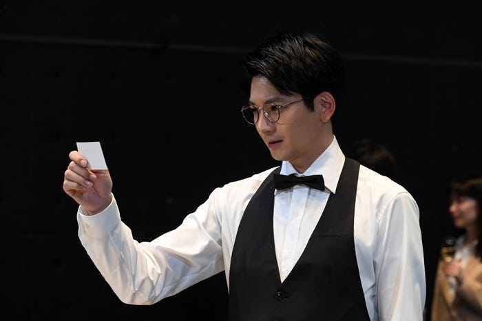 向井理「ダブルチート 偽りの警官 Season1」第7話より(C)テレビ東京 WOWOW