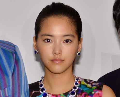 「non-no」モデル竹富聖花、美脚披露で「素敵な恋をしてください」