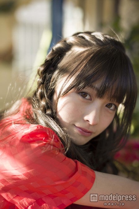 ピュアな色気を漂わせた橋本環奈（c）KODANSHA