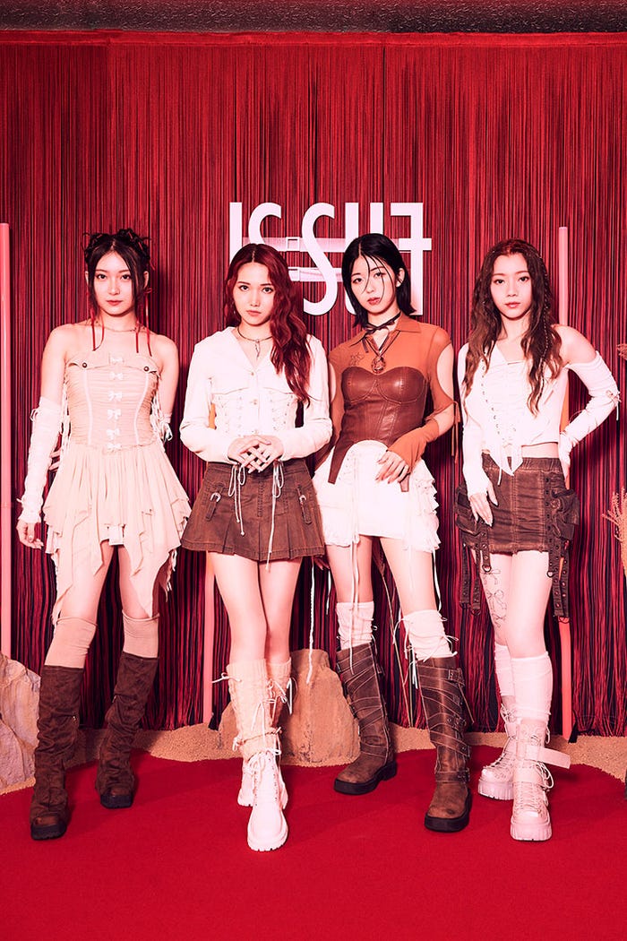 「THE “1st IS:SUE” PREMIUM SHOWCASE」(C)LAPONE GIRLS