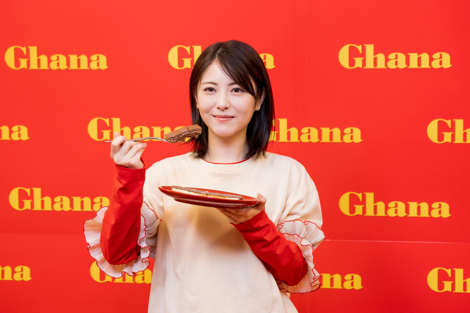 浜辺美波／メイキングカット（提供写真）