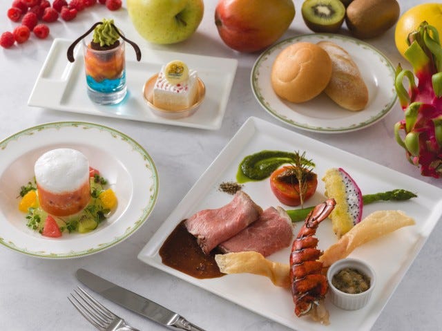 東京ディズニーシー20周年スペシャルセット(5,500円)提供店舗:S.S.コロンビア・ダイニングルーム(C)Disney