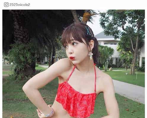 藤田ニコル、真っ赤なビキニで際立つ色白ボディ「可愛すぎ」「腹筋割れてる」の声
