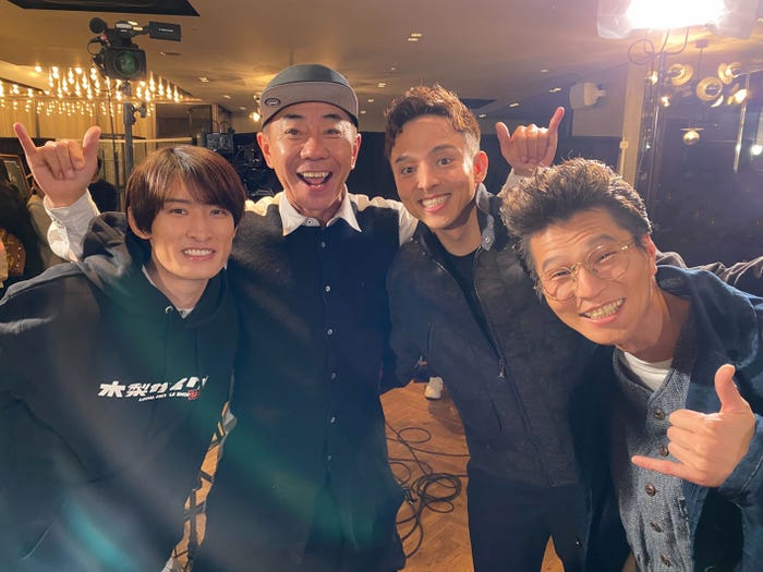 向井康二、木梨憲武、満島真之介、芝大輔(C)カンテレ