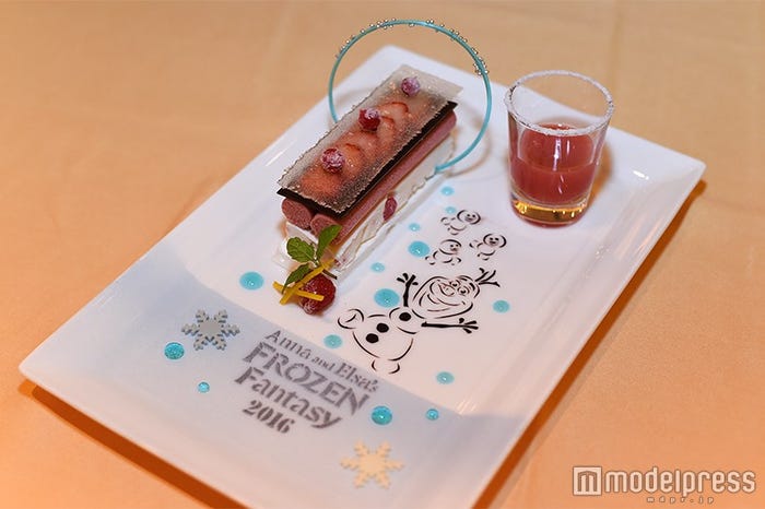 デザートプレート(C)モデルプレス