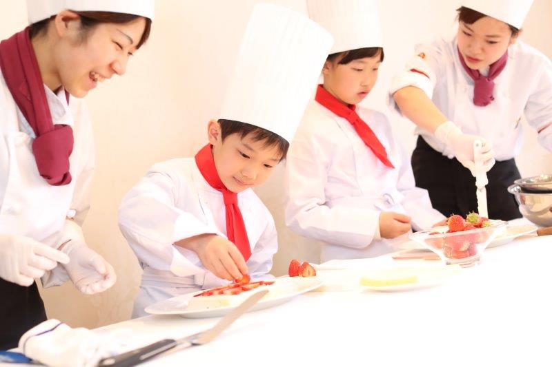 キッズシェフ・パティシエイメージ／画像提供：ストリングスホテル 名古屋　PR事務局