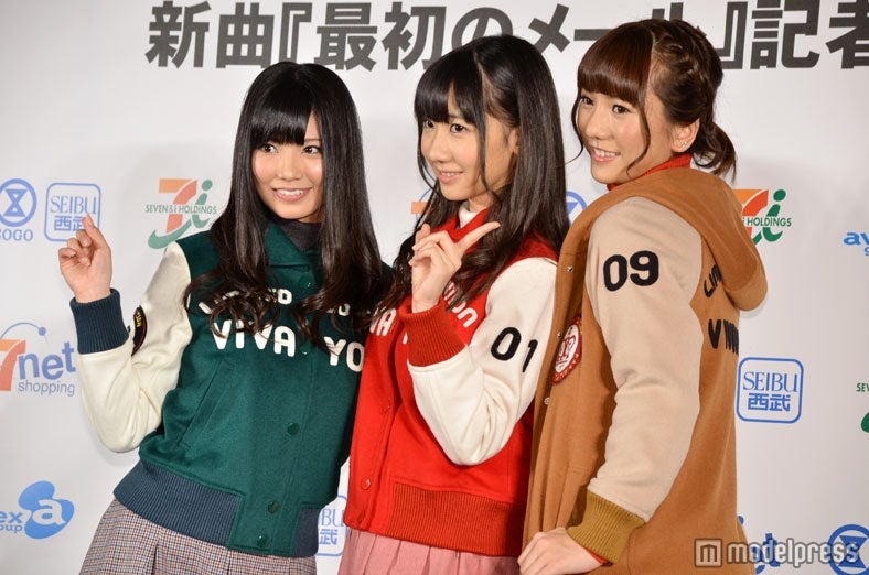 （左から：倉持明日香、柏木由紀、高城亜樹）