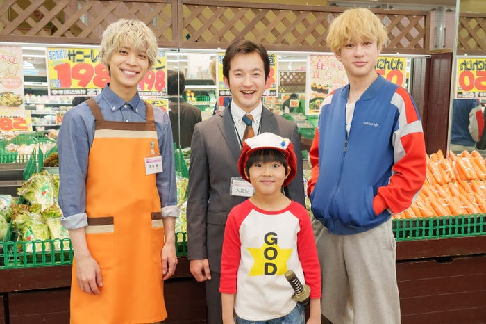 (後列左から)松島聡、浅利陽介、横山裕(前列)川原瑛都(C)テレビ朝日