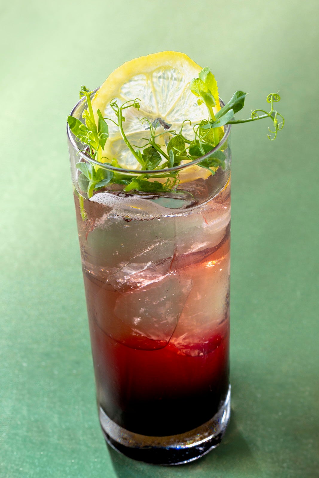 東京ディズニーランドホテル カンナ（創作料理） “ディズニー・ハロウィーン” スペシャルドリンク 1,600 円（C）Disney