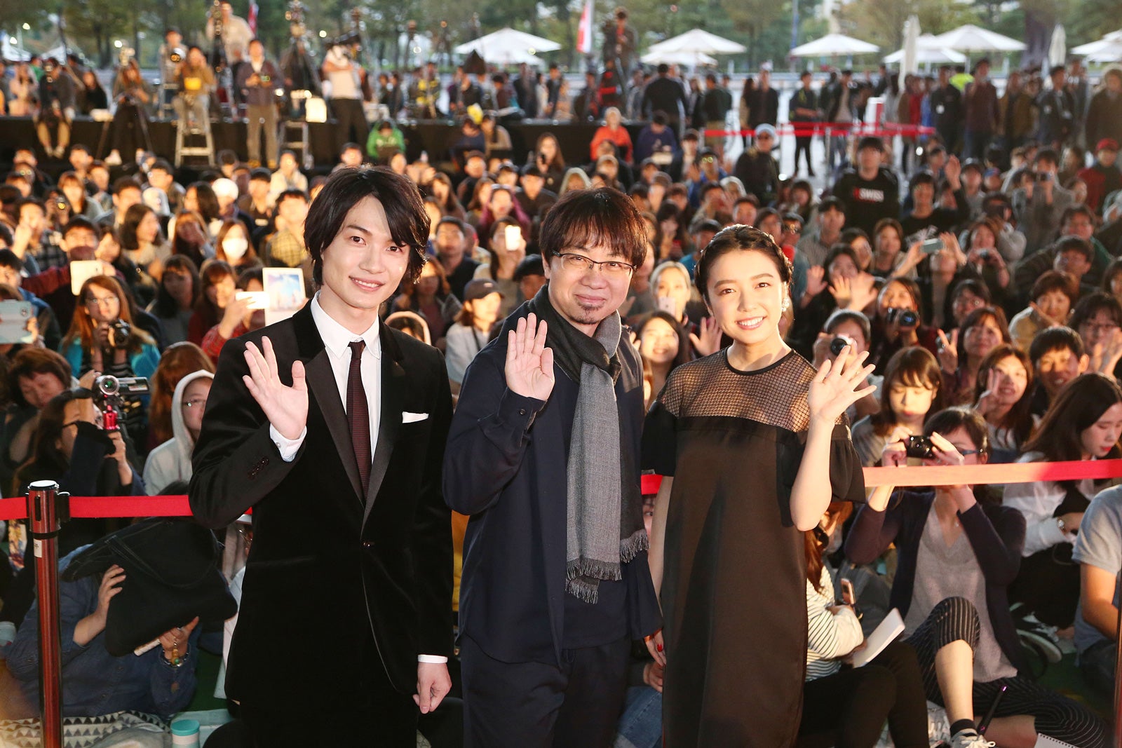 「君の名は。」神木隆之介＆上白石萌音、韓国の熱気に驚き　釜山国際映画祭に登場