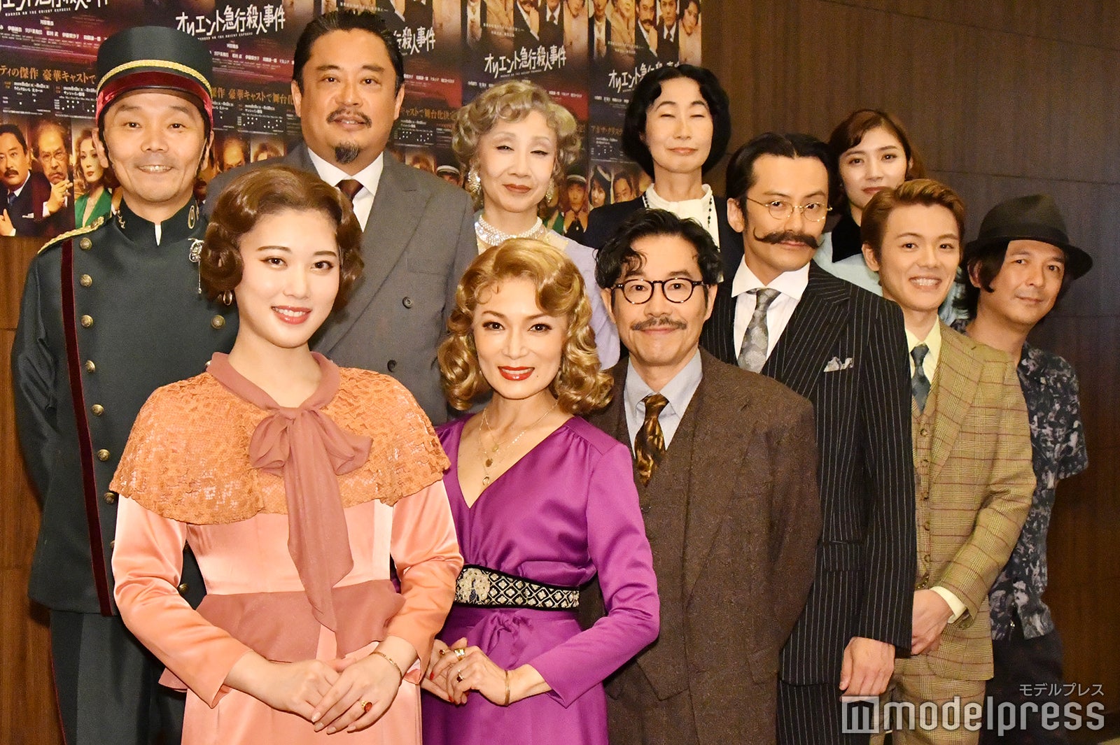 （前列左から）伊藤純奈、マルシア、田口トモロヲ、小西遼生、室龍太、河原雅彦（演出）（後列左から）田鍋謙一郎、松村武、春風ひとみ、宍戸美和公、伊藤梨沙子（C）モデルプレス