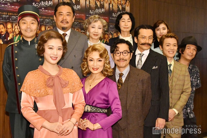 (前列左から)伊藤純奈、マルシア、田口トモロヲ、小西遼生、室龍太、河原雅彦(演出)(後列左から)田鍋謙一郎、松村武、春風ひとみ、宍戸美和公、伊藤梨沙子(C)モデルプレス