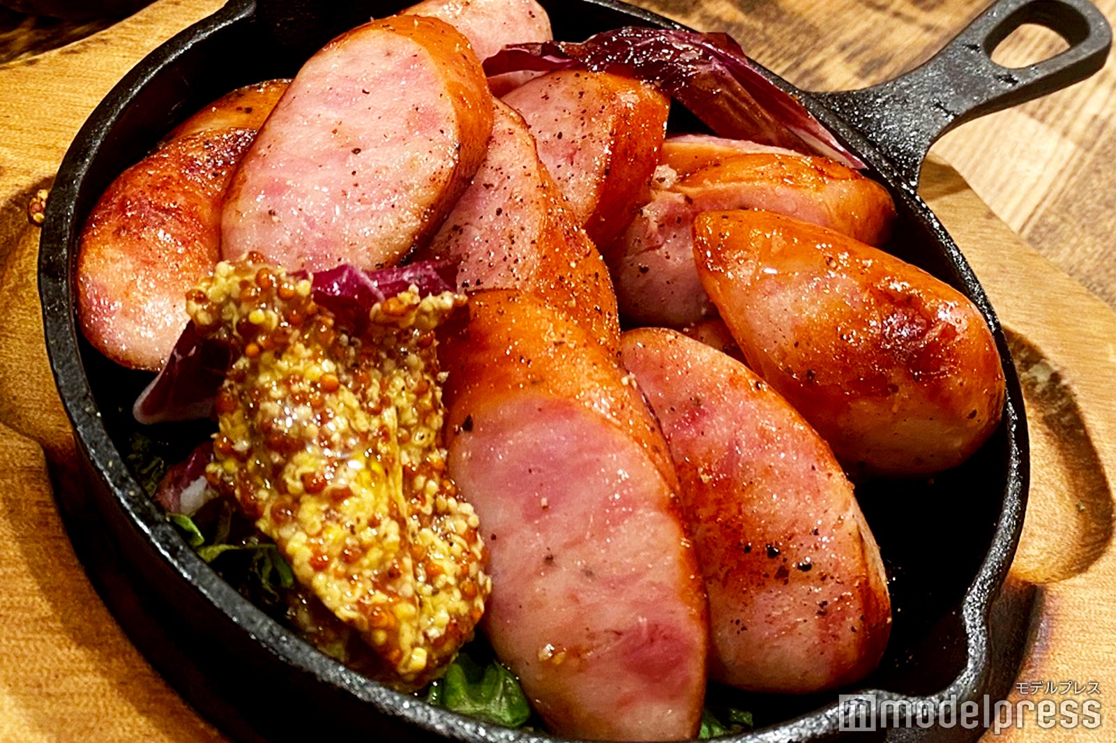 「燻製ソーセージ」（税別 500円）（C）モデルプレス