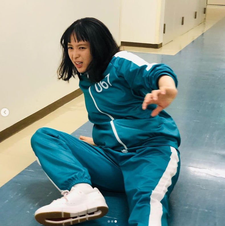 清野菜名「イカゲーム」仮装が「本気すぎる」「演技がリアル」と話題に