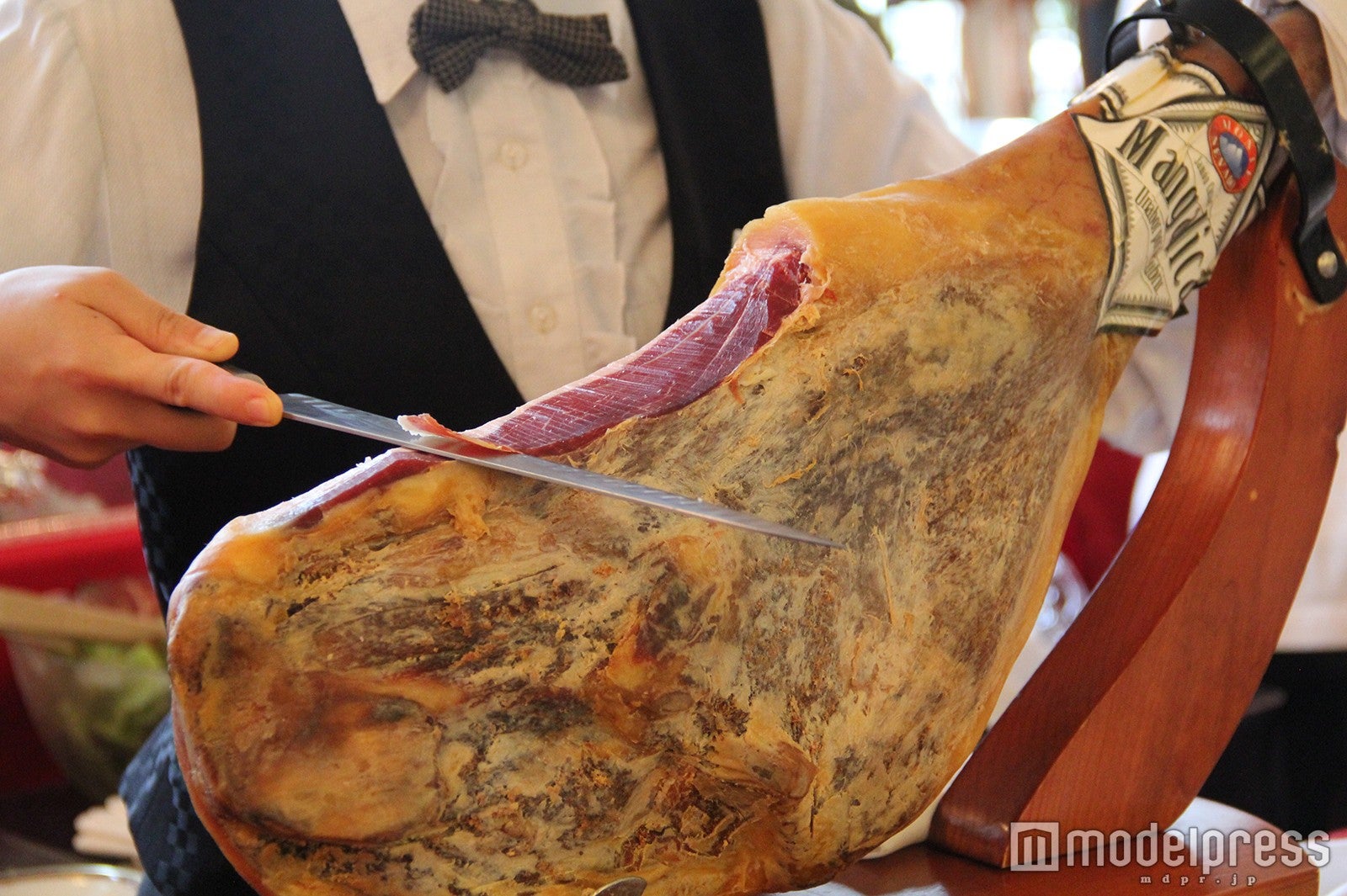 薔薇のスイーツ＆ランチブッフェ／画像提供：ハウステンボス