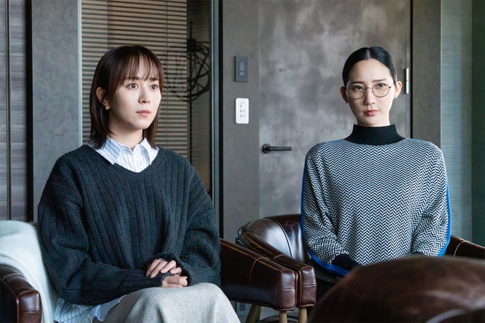 比嘉愛未、岩田剛典「フォレスト」第6話(C)ABCテレビ