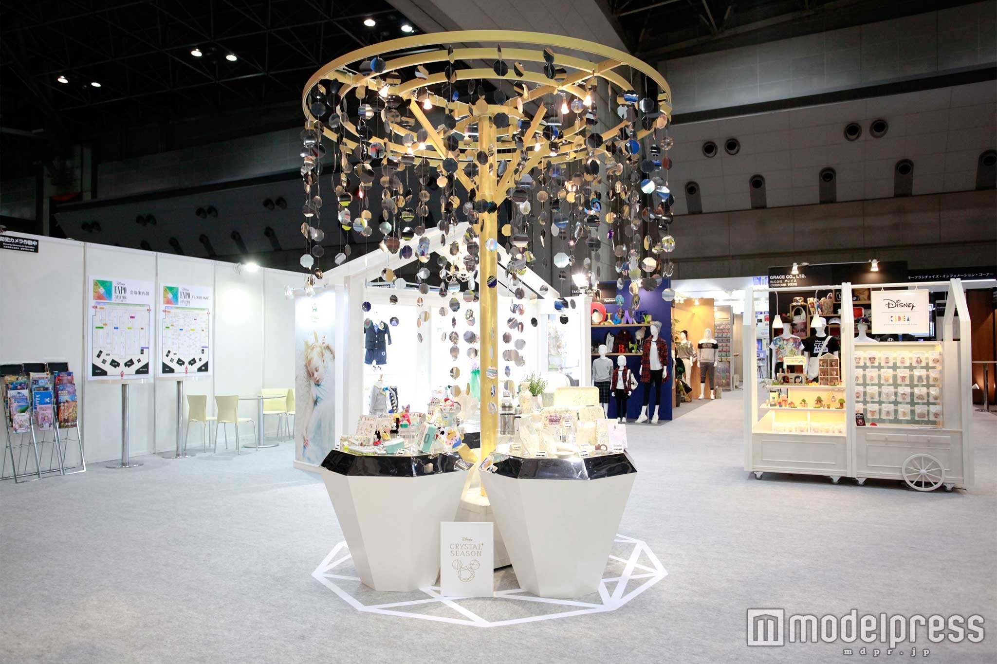 DISNEY CRYSTAL SEASONブーム（C）Disney