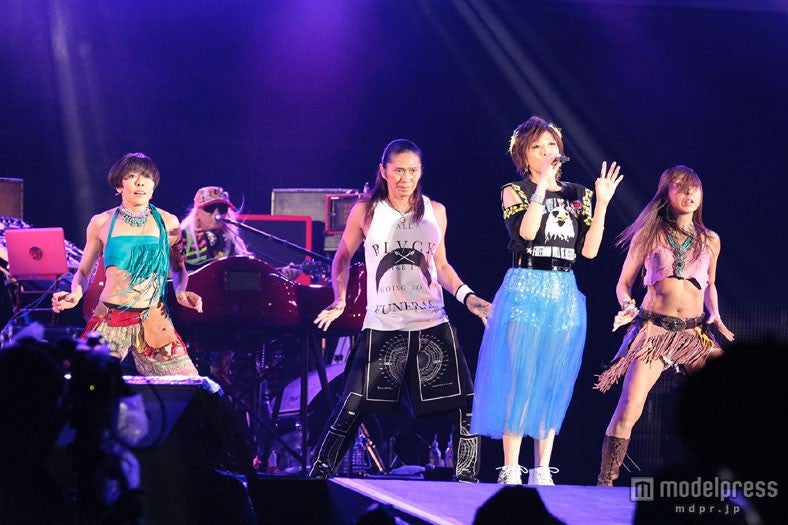 TRF、トラブル物ともせず…「BOY MEETS GIRL」5万5千人の大合唱