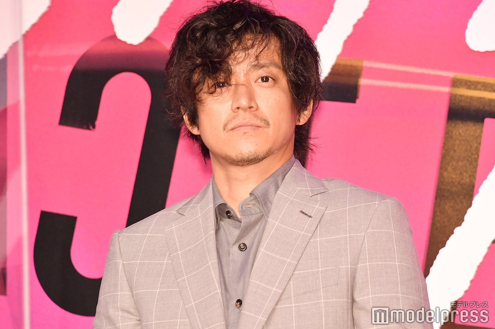 小栗旬（C）モデルプレス