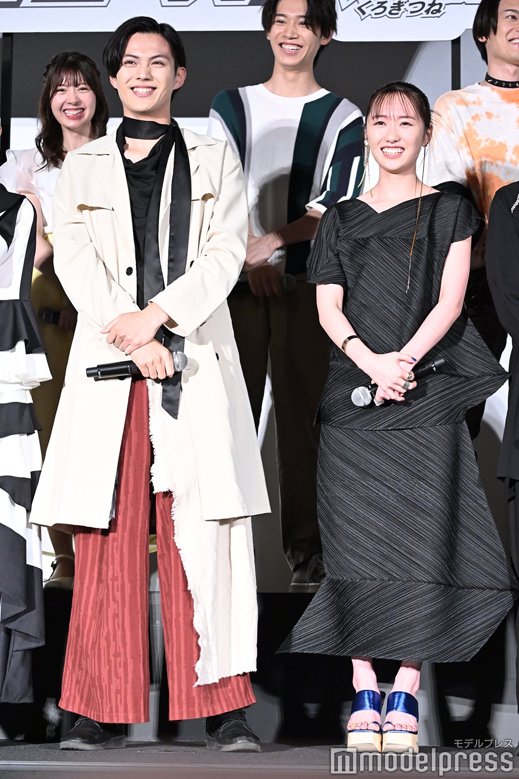 簡秀吉、工藤遥（C）モデルプレス