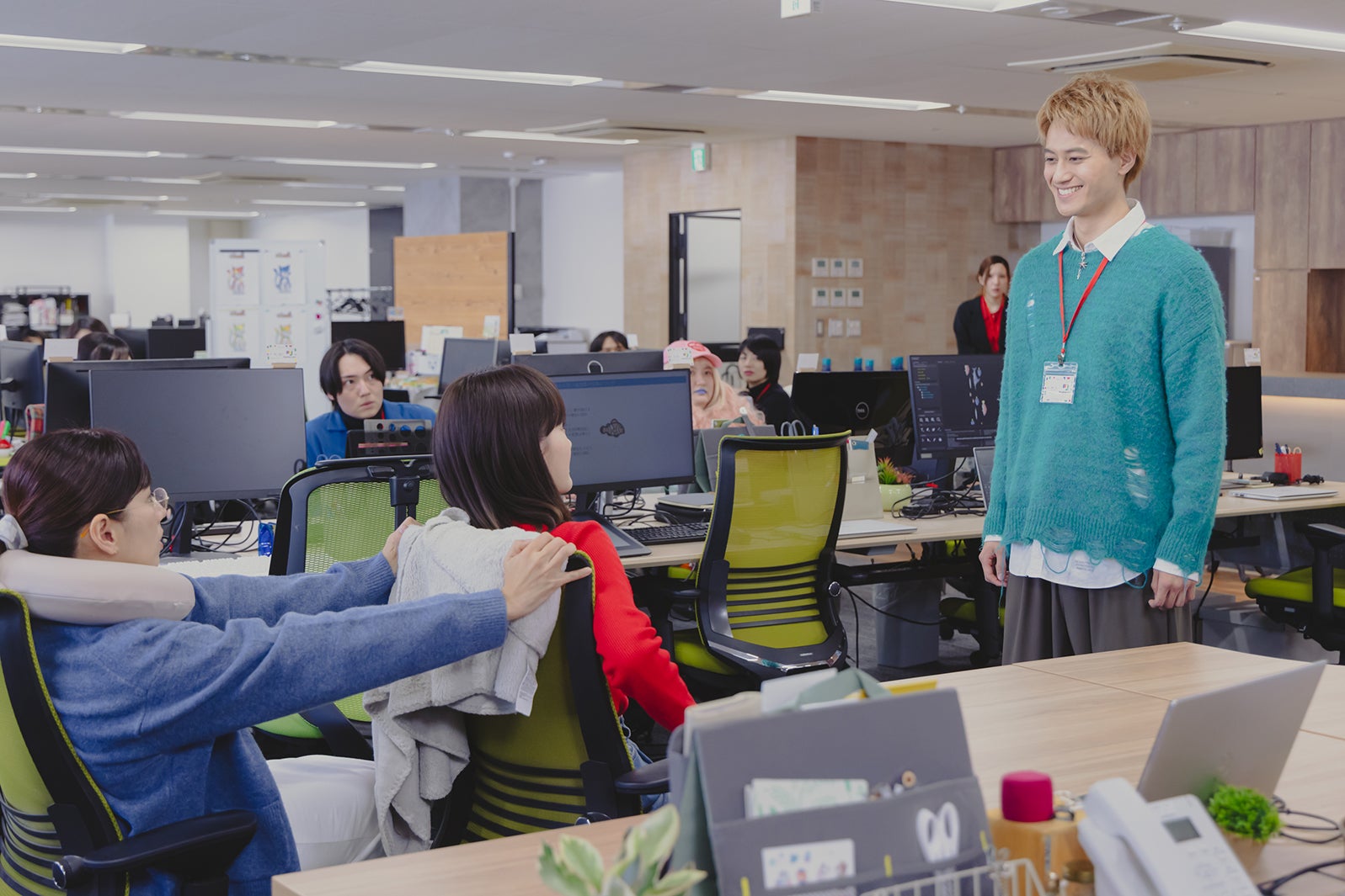 （右）小島健「ホンノウスイッチ」第4話（C）テレビ朝日