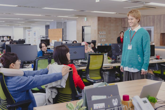 (右)小島健「ホンノウスイッチ」第4話(C)テレビ朝日