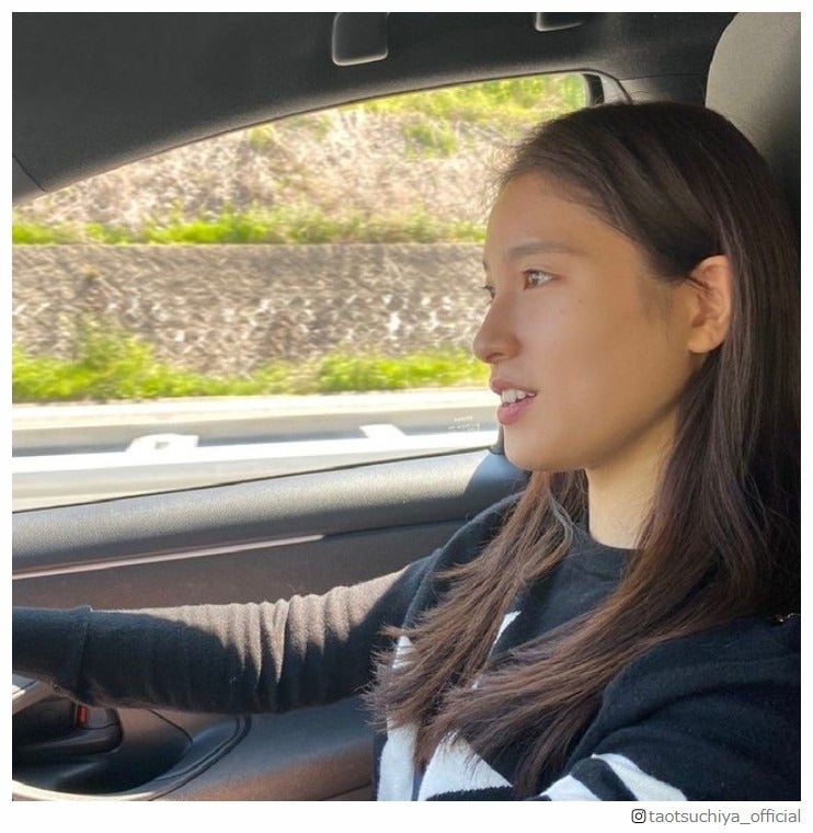 土屋太鳳、念願の免許取得報告 弟・神葉が運転の様子撮影