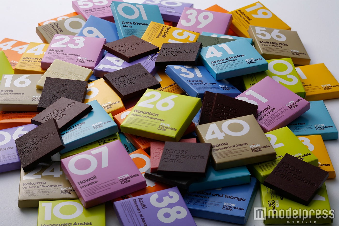 素材を愉しむ大人のためのチョコ「56種類のチョコレート」／画像提供：明治