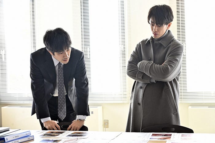 松山ケンイチ、佐藤健/ 「100万回 言えばよかった」第4話より(C)TBS