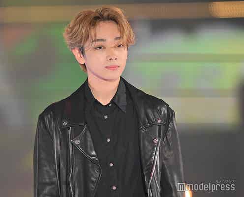 宮世琉弥、全身ブラックコーデでクールな雰囲気 再登場時のギャップにキュン【GirlsAward 2024 S/S】