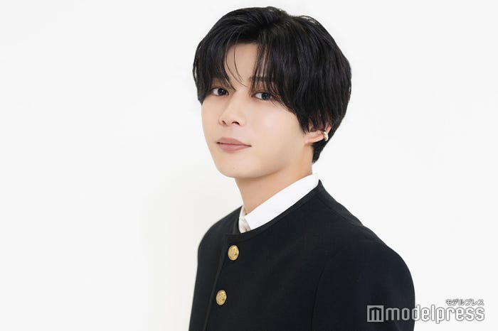 長尾謙杜(C)モデルプレス