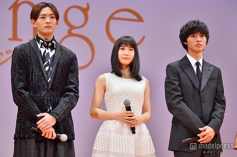 映画「orange-オレンジ-」で共演した竜星涼、土屋太鳳、山崎賢人（C）モデルプレス