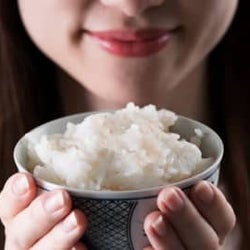 「夜は太るから炭水化物を食べない」が危険な理由