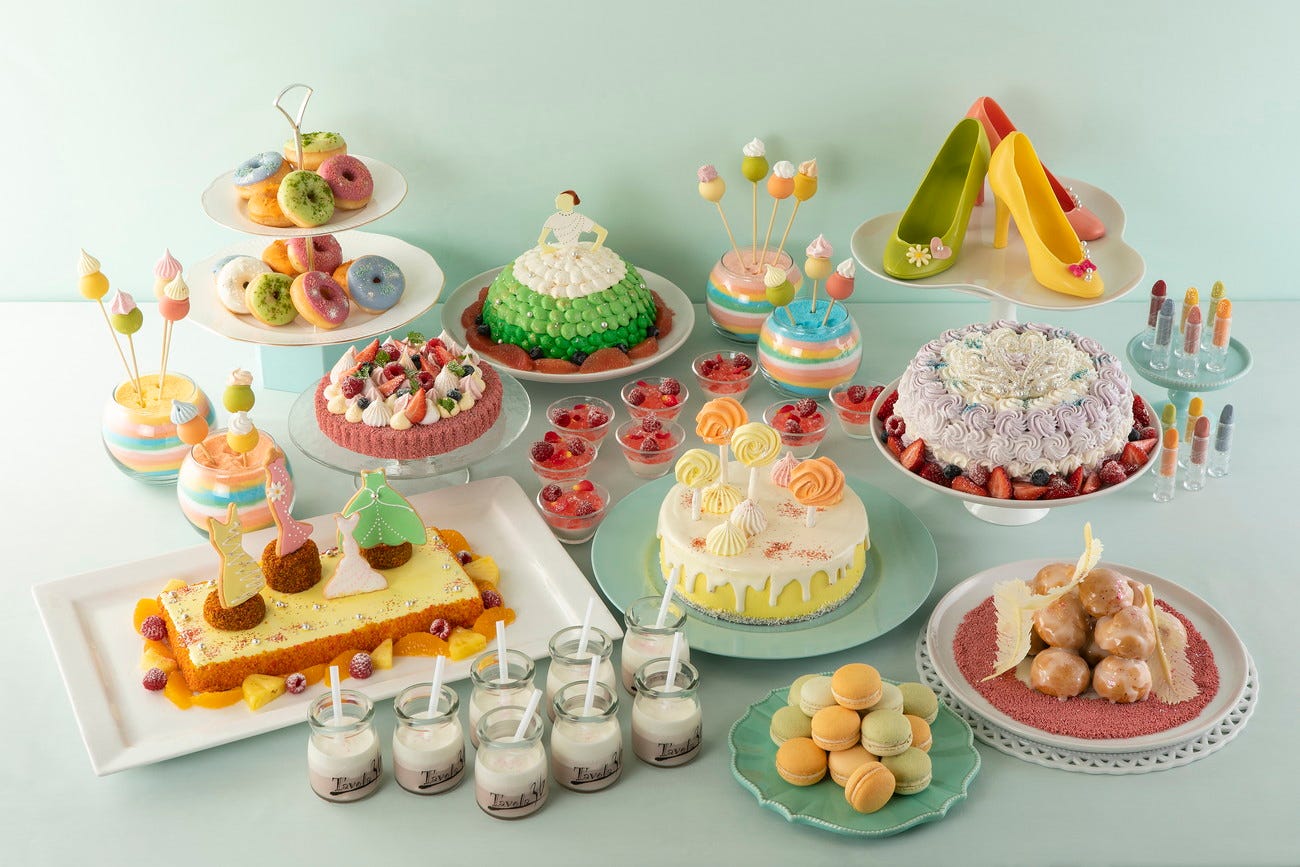 パステルスイーツブッフェがスイスホテル南海大阪で、ドレスやティアラが甘いスイーツに