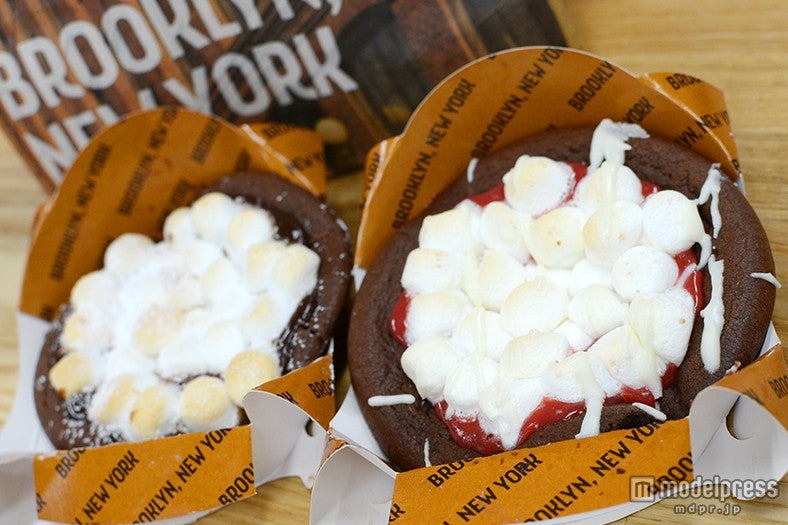 ミスドの新スイーツ“チョコピッツァ”2種を食べ比べてみた