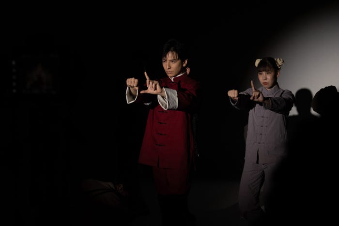 生田斗真出演の新CM「ヒッパリー・カンカン~師匠と弟子~」篇メイキング(提供写真)