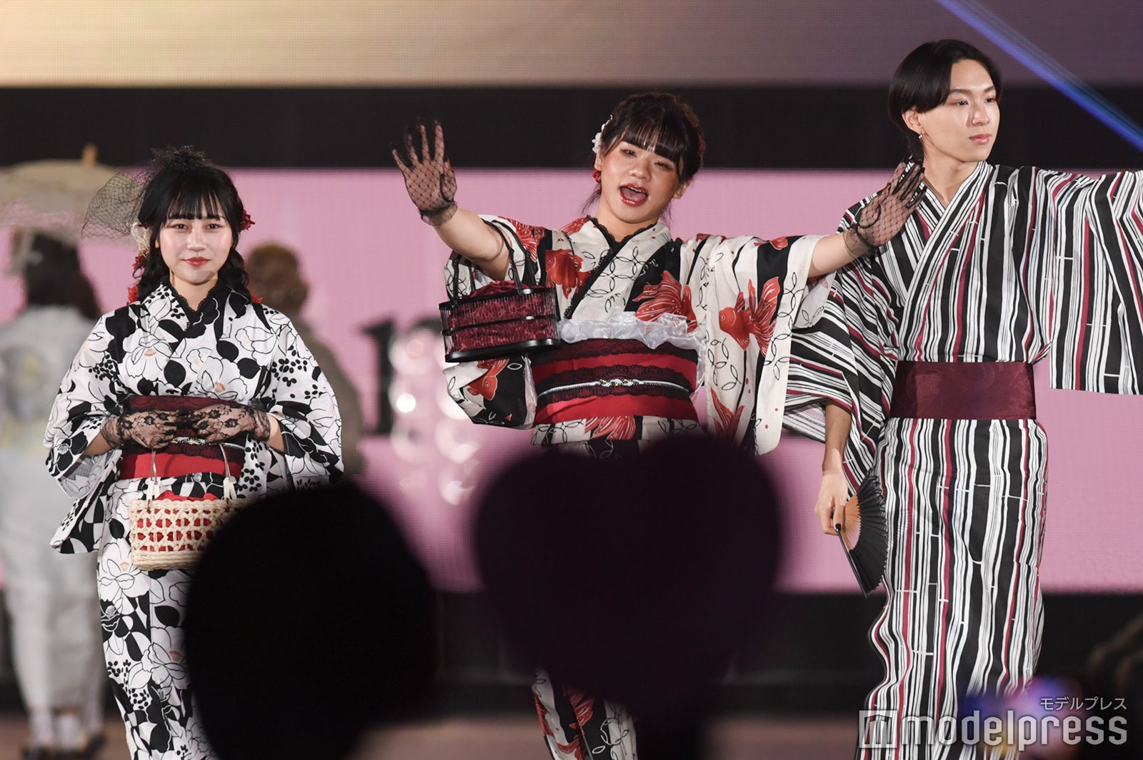 ウチら3姉妹／（左から）ゆら、とうあ、こま（C）モデルプレス