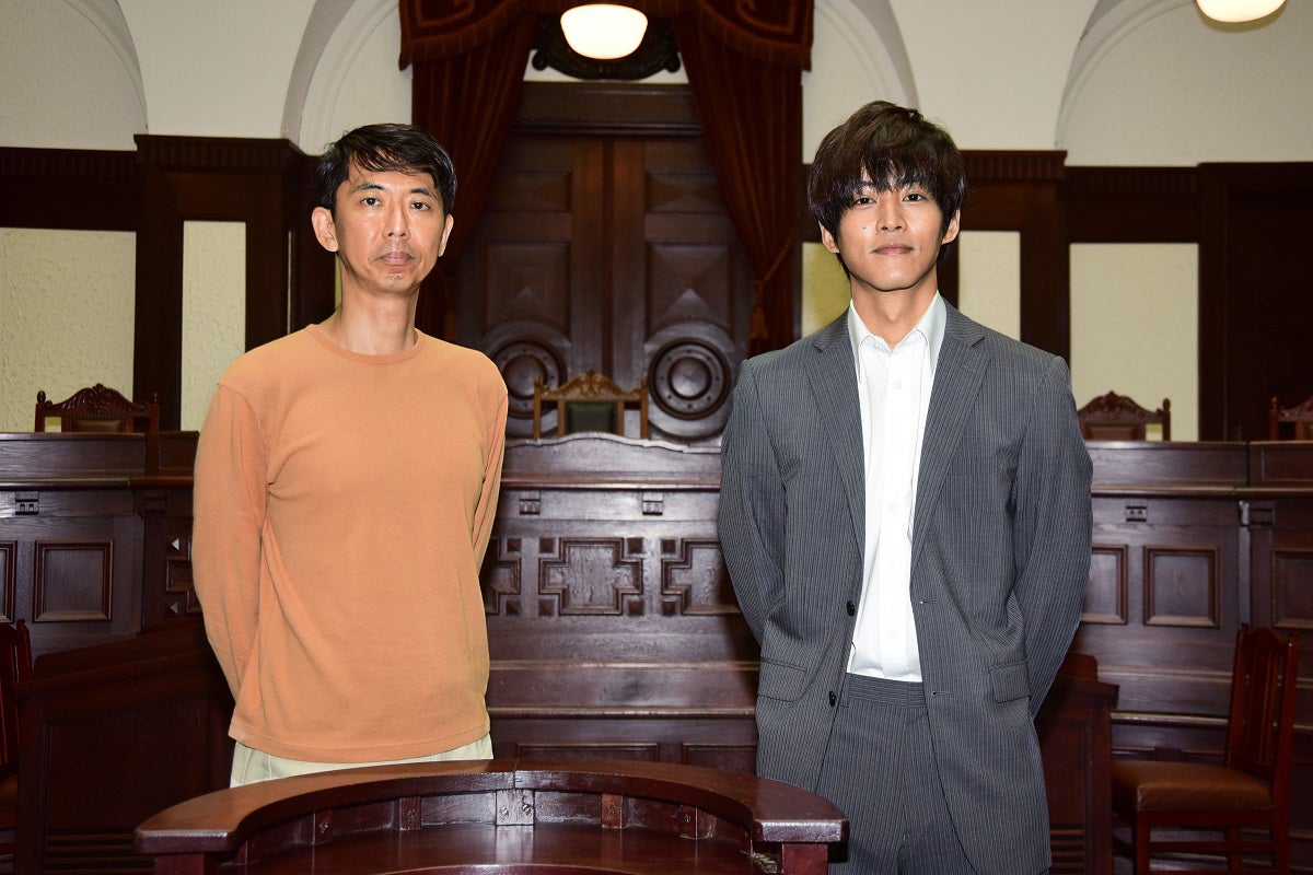 貫井徳郎氏、松坂桃李（C）テレビ朝日