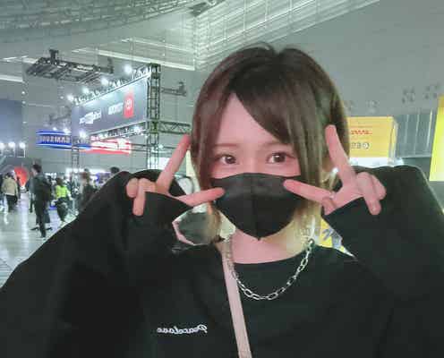 えなこ「これがこう」トレーナー脱いだ美ボディに反響「最強」「可愛い」