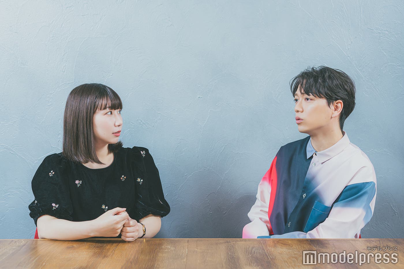 (左から)根本宗子、山崎育三郎(C)モデルプレス