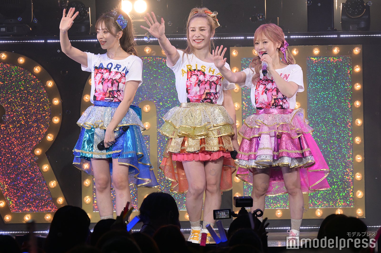 「ヘラヘラ三銃士 2ndコンサート 2022 夏 ～熱烈美々～」より（C）モデルプレス