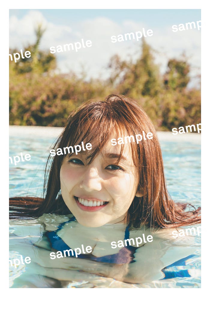 新内眞衣/乃木坂46Mobile限定特典ポストカード(C)撮影:東京祐(画像提供:小学館)