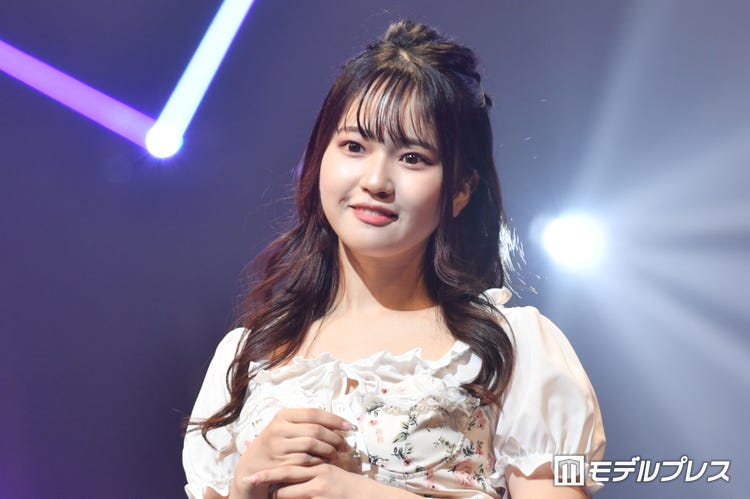 ぼっち飯 で話題のわたげ 花柄 ハーフアップのお嬢様スタイルが可愛い Fashion Leaders 22 モデルプレス ぼっち飯 で話題のわたげ 花柄 ハーフアップのお嬢様スタイルが可愛い Fashion Leaders 22 モデルプレス