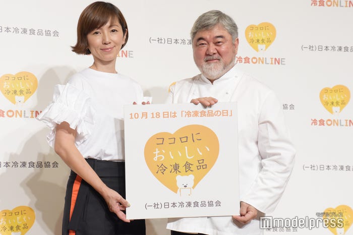 (左)渡辺満里奈(C)モデルプレス