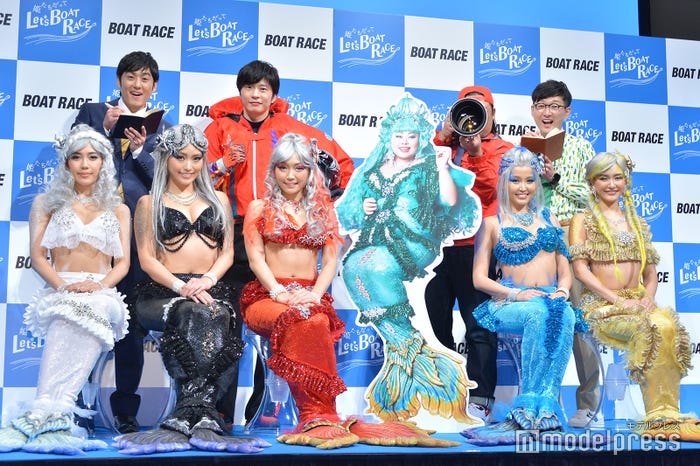 (前列)CYBERJAPAN DANCERS(後列左から)山本博、田中圭、秋山竜次、馬場裕之(C)モデルプレス