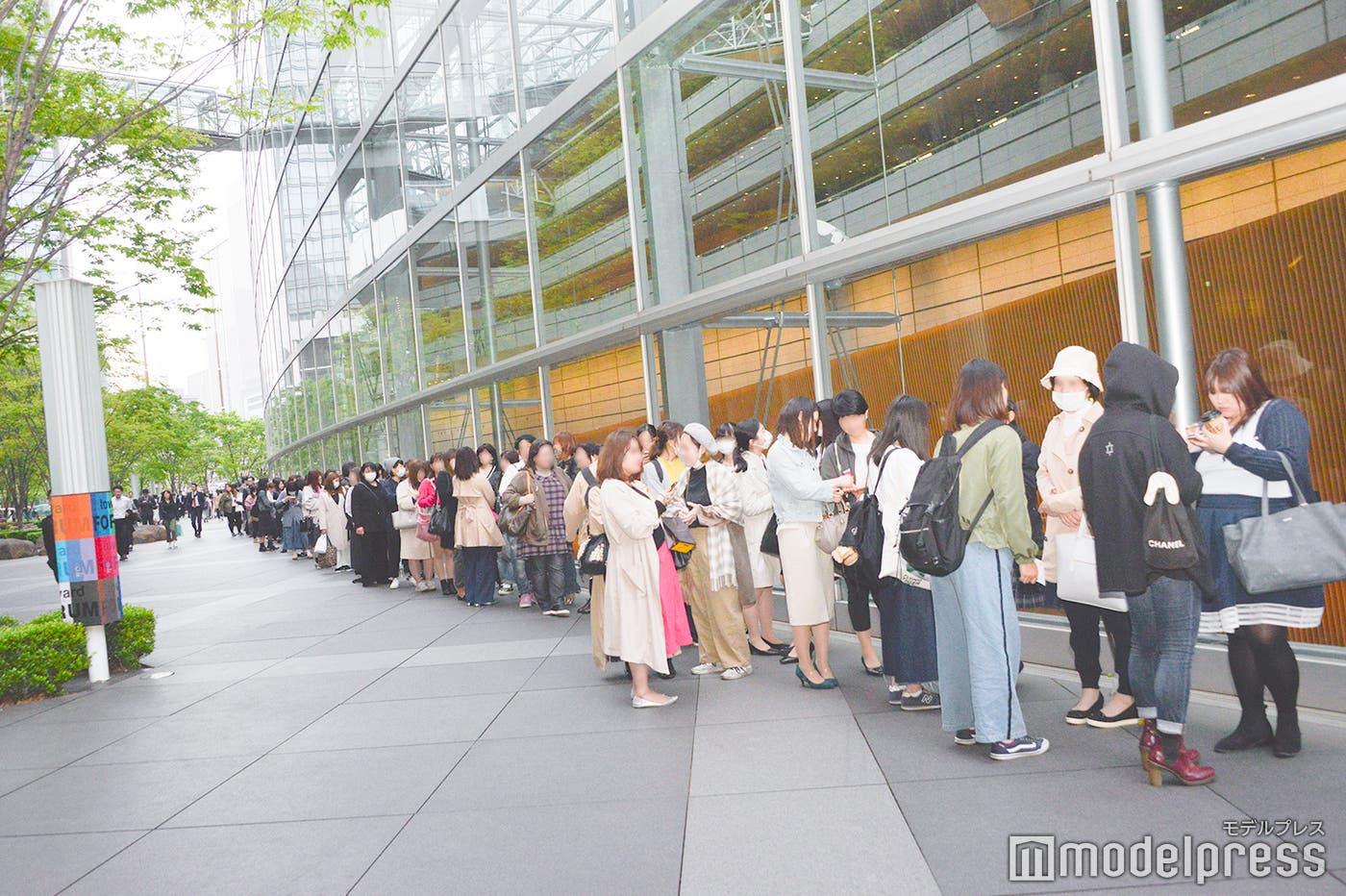 完成披露試写会に並ぶ長蛇の列(C)モデルプレス