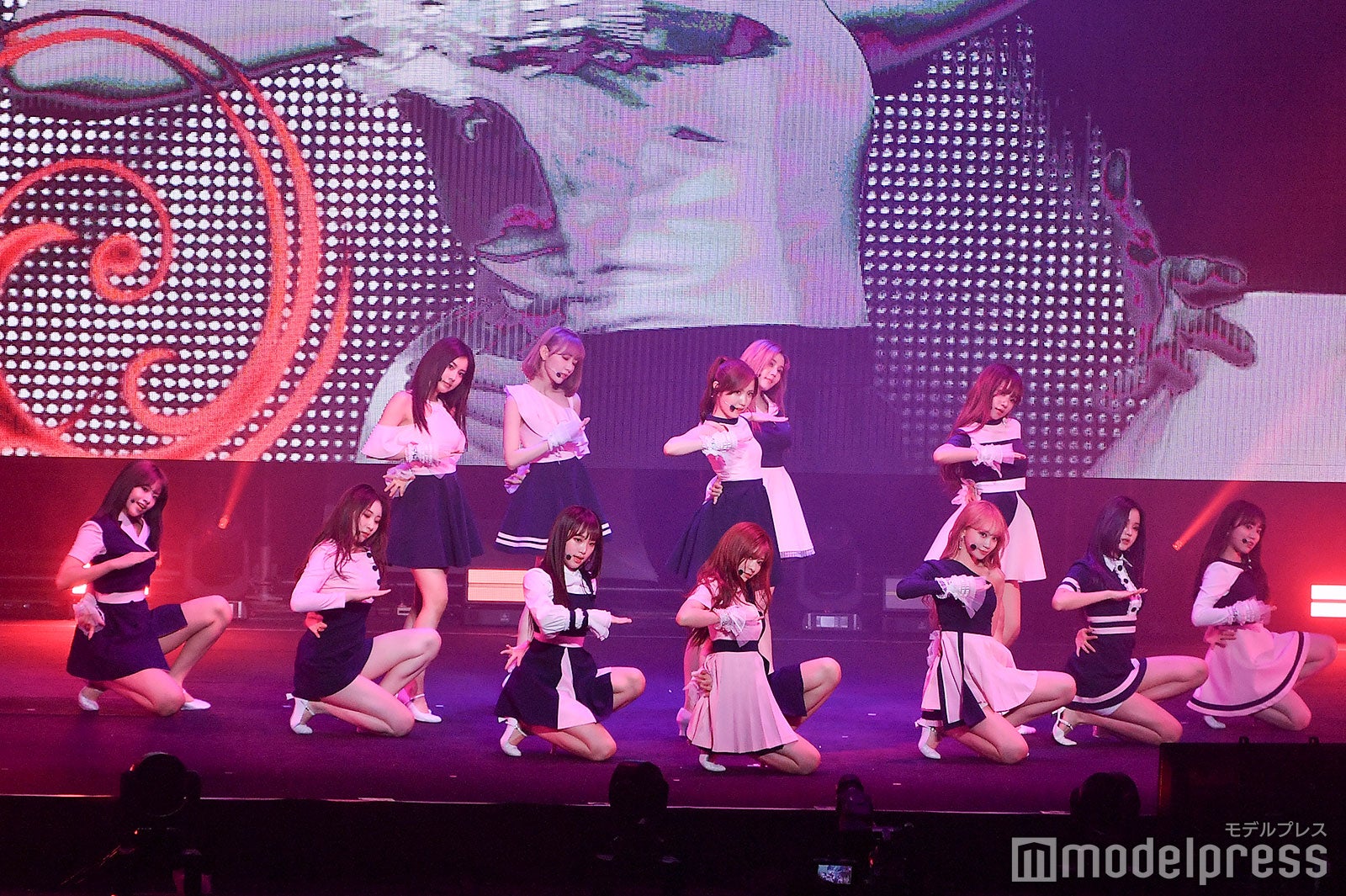 IZ*ONE （C）モデルプレス