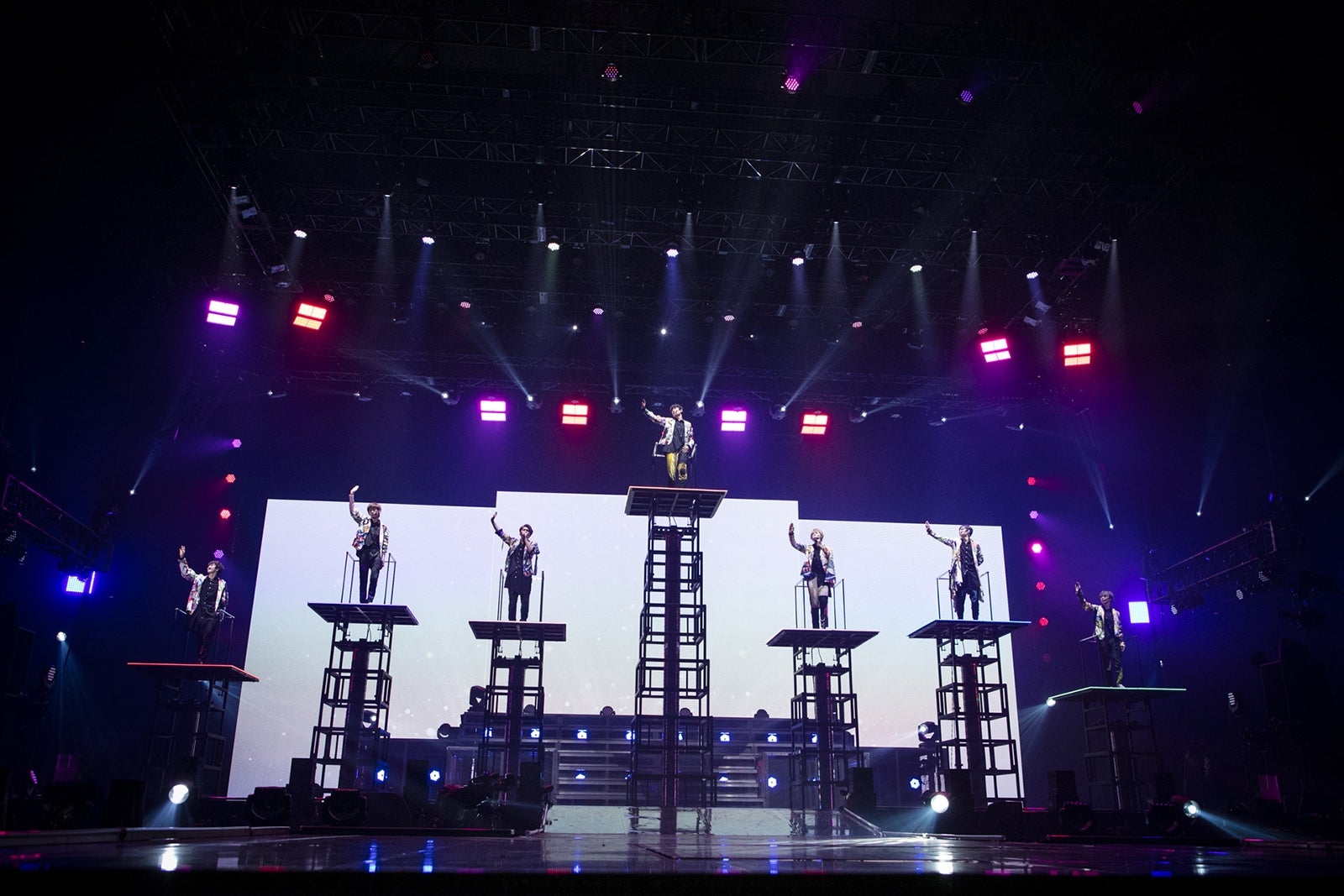 超特急の日本武道館公演の模様（写真提供：SDR）